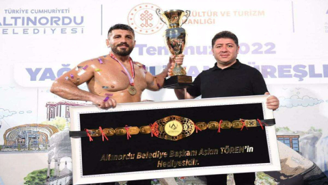 Kırkpınar’da Başpehlivan Hasan Cengiz Oldu
