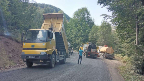 6 Kilometrelik Yol Asfaltla Buluşuyor