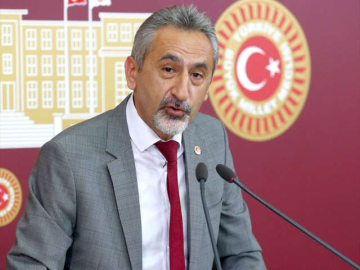 “Ne Muhafazakarlar Ne de  Devrimciler Seninle Asla Olmaz”