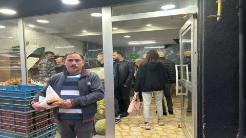 Mahalleyi buluşturan tatlı telaş: "Ramazan pidesi"