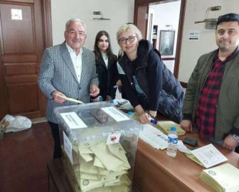 BAŞKAN GÜLER OYUNU KULLANDI