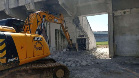 19 Eylül Stadyumunda Yıkım Başladı