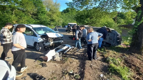 Yardıma Giden Ekip Kaza Yaptı: 1 Yaralı