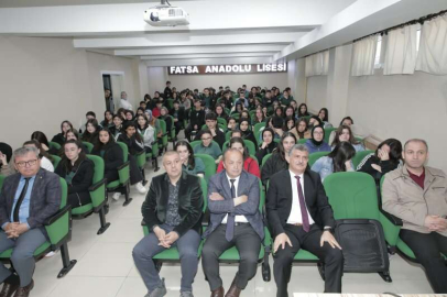 14 OKULDA CUMHURİYET KONFERANSI VERİLDİ