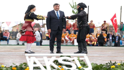 45 Yıllık Uluslararası Geleneğe Deprem Molası!