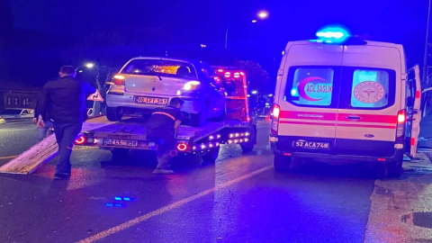 Kayganlaşan Yolda Maddi Hasarlı Kaza