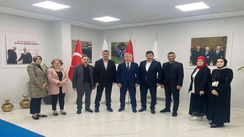 Milletvekili Olamayınca Küsmedi, İlçe İlçe 28 Mayıs İçin Geziyor!