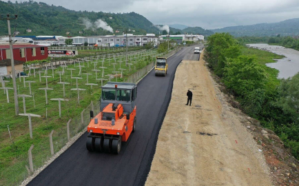 GÜNLÜK 12 BİN ARACIN GEÇTİĞİ GÜZERGAH’DA ASFALT SEVİNCİ