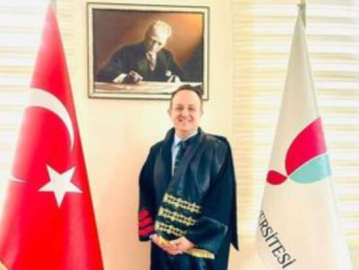 HAKAN TİMUR PROFESÖR OLDU