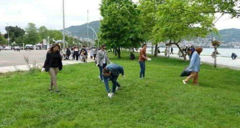 İzmaritler Farkındalık İçin Tek Tek Toplandı