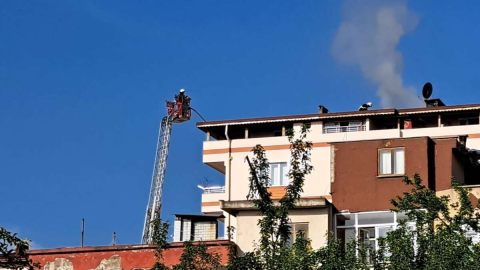 Ünye’de Korkutan Yangın: Çatı Katı Küle Döndü