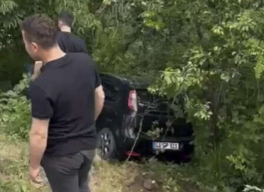 FATSA’DA ARAÇ BAHÇEYE UÇTU