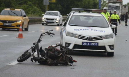 OTOMOBİLİN ÇARPTIĞI ENGELLİ VATANDAŞ ÖLDÜ