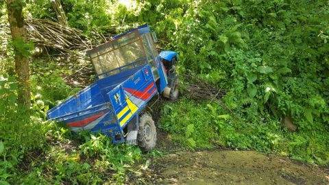 Kontrolünü Kaybeden Patpat Odunlara Çarparak Durabildi