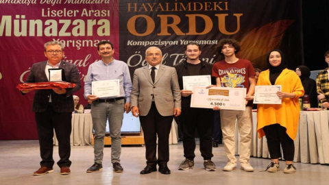 FİKRİNİ EN İYİ SAVUNAN BİRİNCİ OLDU