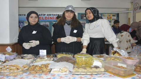 İmam Hatiplilerden Depremzedeler İçin Kermes