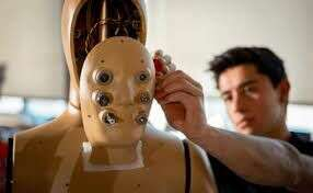 Dünyada İlk: Nefes Alıyor, Terliyor, Titriyor