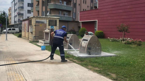 Konteynerlerin Yıkanması Mahalle Sakinlerini Memnun Ediyor