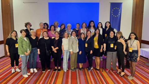 Kadınlar Dava İzleme Eğitimi İçin Bir Arada