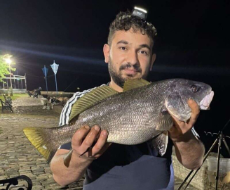 Genç Balıkçı, Büyük Balığı Yakaladı