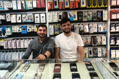 VATANDAŞ İPHONE ZAMLARINA YETİŞEMİYOR