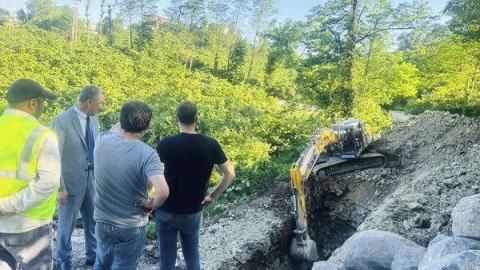 ÇALIŞMA YAPILAN YOLLAR ULAŞIMA KAPATILDI