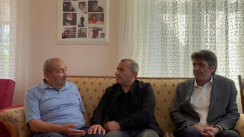 Vali Sonel'den şehit ailesine ziyaret
