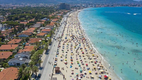 Çeşme'de tartışılan plaj giriş fiyatları