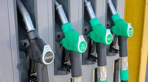 Benzine zam geldi