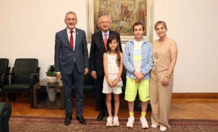 ADIGÜZEL AİLESİNDEN KILIÇDAROĞLU’NA ZİYARET