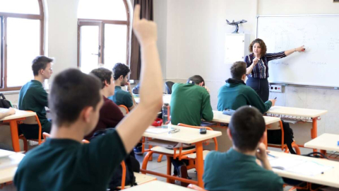 ÖĞRETMENLERİN İL İÇİ İSTEĞE BAĞLI YER DEĞİŞTİRME KILAVUZU YAYIMLANDI