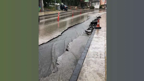 HASTANE YOLUNDA YAPAY DERE OLUŞTU