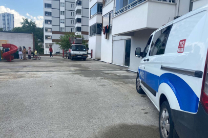 BALKONDAN ATLAYARAK İNTİHAR ETTİ