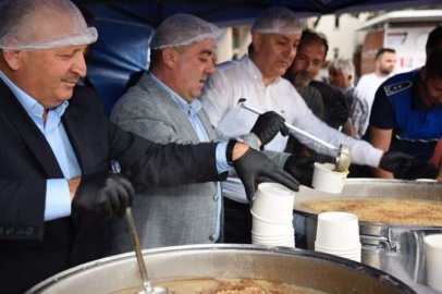 ÜNYE BELEDİYESİ’NDEN VATANDAŞLARA AŞURE İKRAMI
