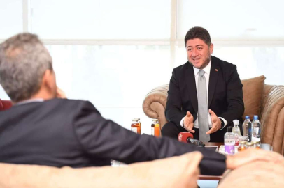 MİLLETVEKİLİ MAHMUT ÖZER’DEN BAŞKAN TÖREN’E ZİYARET