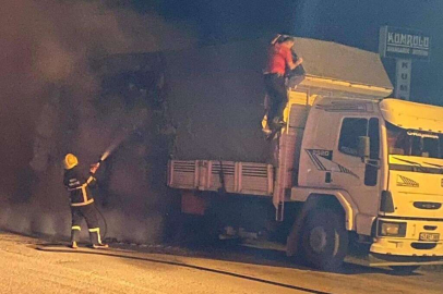 KUMRU’DA KAMYON ALEV ALDI