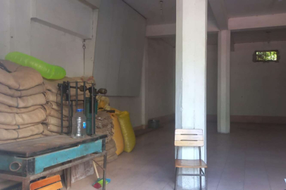 TÜCCARLARIN DEPOSU BOŞALDI