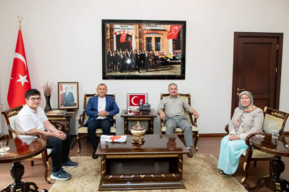 VALİ SONEL BAŞARILI ÖĞRENCİYİ UNUTMADI