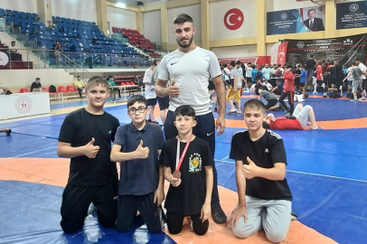AYBASTILI GÜREŞÇİLER GURURLANDIRDI