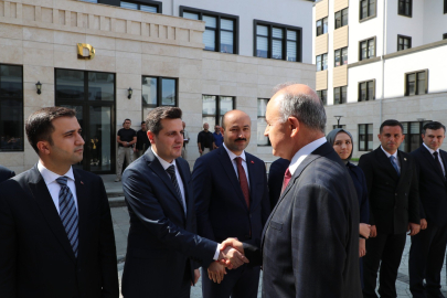 YENİ VALİ EROL, GÖREVİNE BAŞLADI