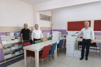 ÜNYE’DE OKUL KİTAPLARI DAĞITILIYOR