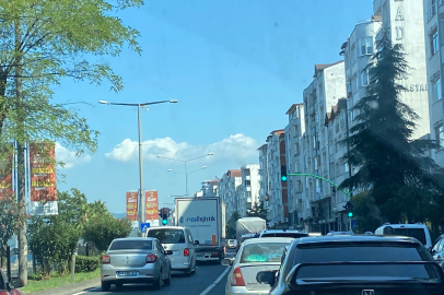 İLÇEMİZİN TRAFİK SORUNLARI ARTARAK BÜYÜYOR