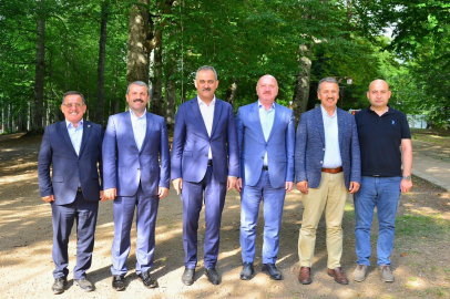 ÖNCEKİLERLE ŞİMDİKİLER BİR ARAYA GELDİ