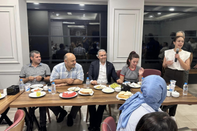 ÇİÇEĞİ BURNUNDA 51 ÖĞRETMENE YEMEK