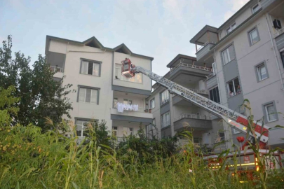 AİLESİNE KIZIP EVİNİ YAKTI