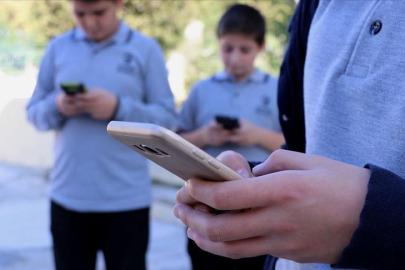 OKULLARDA CEP TELEFONUNA KISITLAMA