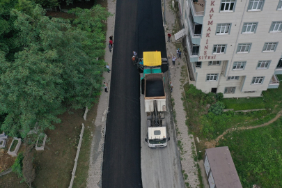 İKİ SOKAK  ASFALT İLE BULUŞTU