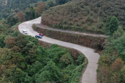 “TOZDAN, TOPRAKTAN BU YOLDA YÜRÜYEMİYORDUK”