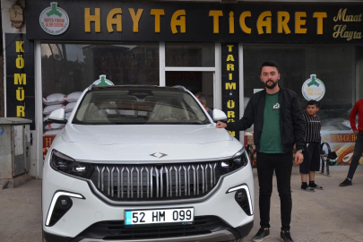 KUMRU’LU İŞ ADAMI TOGG’UNA KAVUŞTU