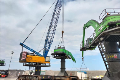 ÜNYE LİMANI'NA 100 TONLUK YENİ VİNÇ